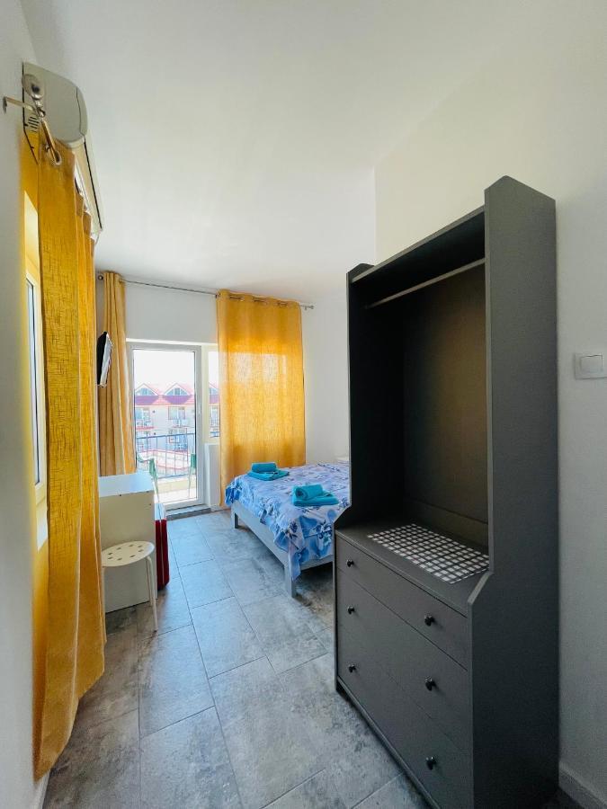 Pierre La Tarmul Marii -Primim Vouchere Vacanta Hostel คอสติเนช ภายนอก รูปภาพ