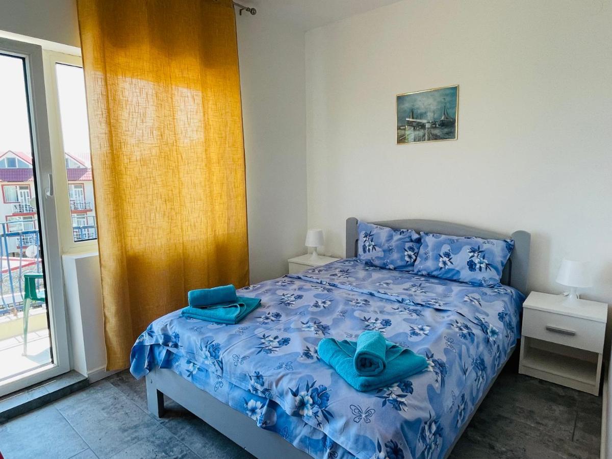 Pierre La Tarmul Marii -Primim Vouchere Vacanta Hostel คอสติเนช ภายนอก รูปภาพ